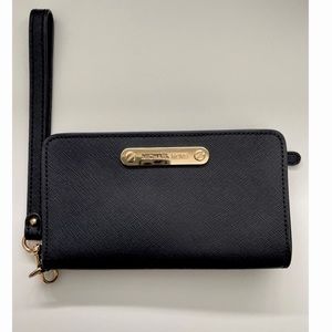Michale Kors SmartPhone Wristlet